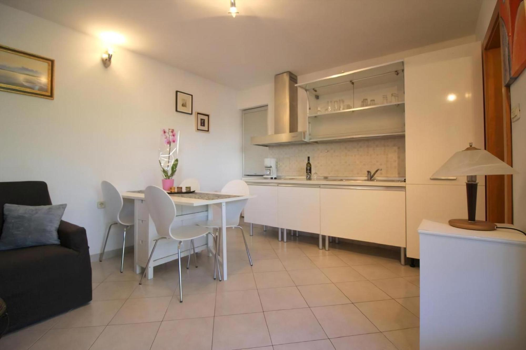 Pineta 1 Mit Terrasse In Strandnaehe * Porec