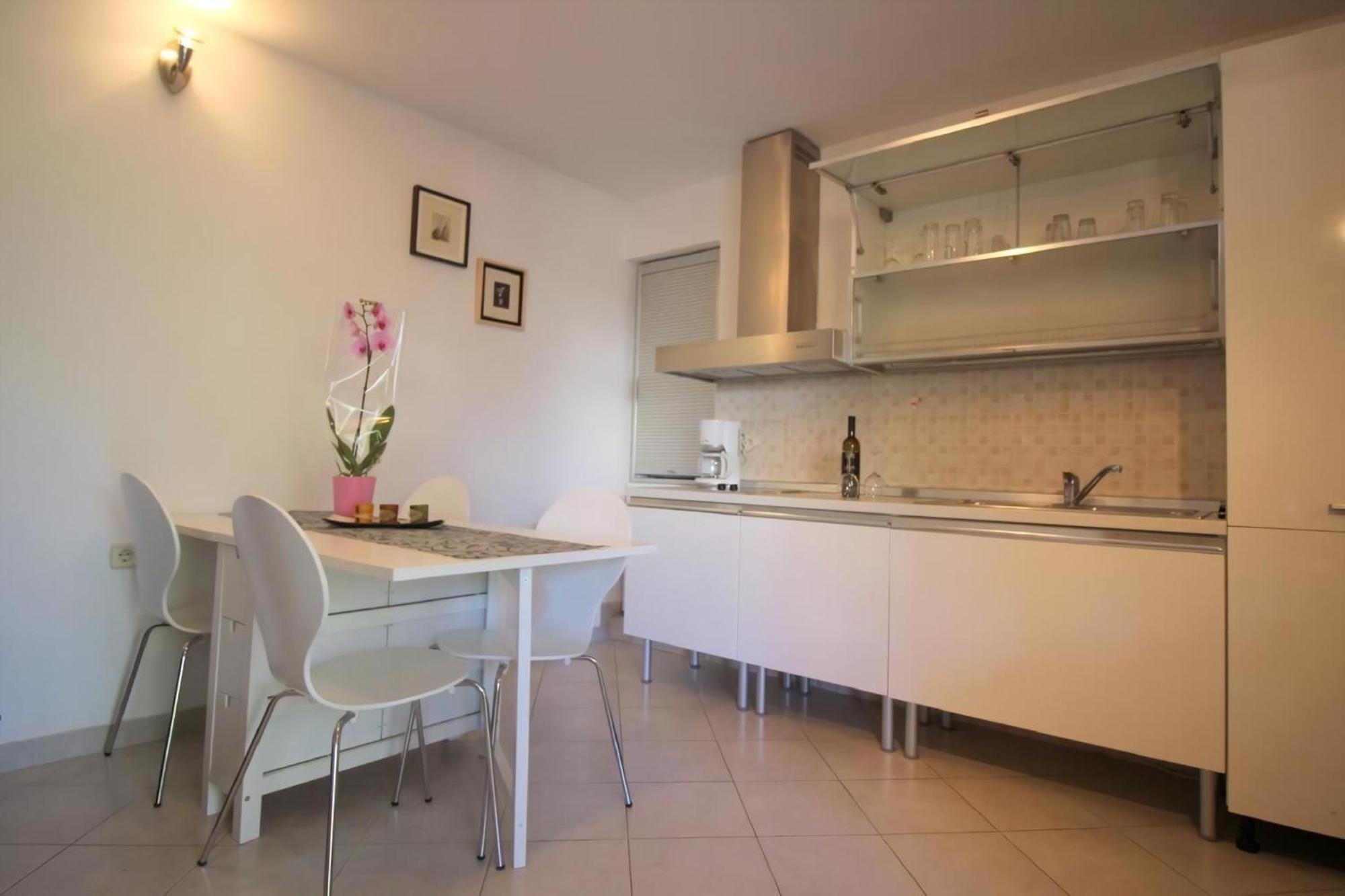 Apartmán Pineta 1 Mit Terrasse In Strandnaehe Porec