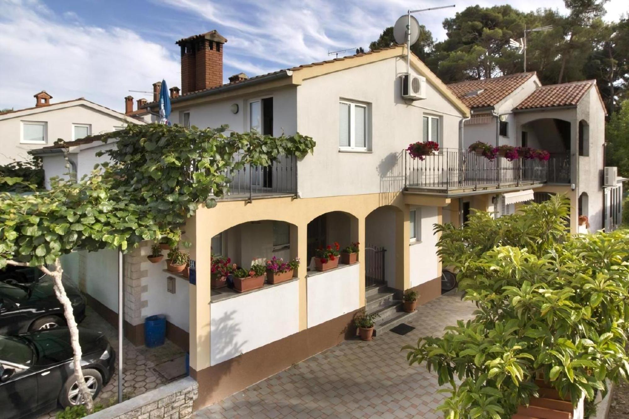 Pineta 1 Mit Terrasse In Strandnaehe Apartmán *